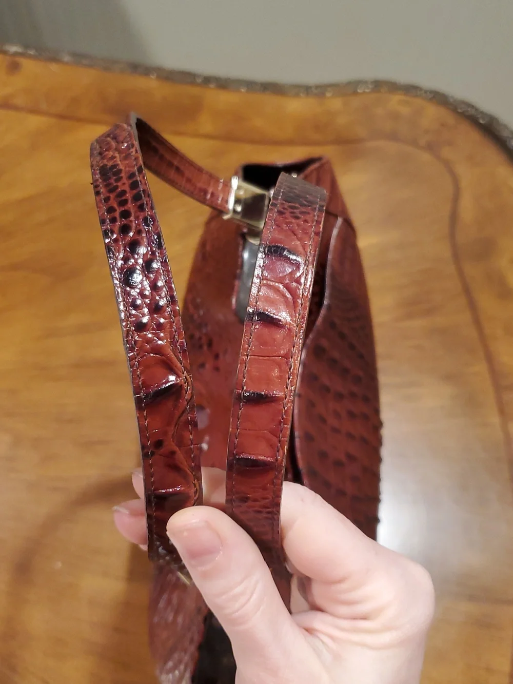 Like NEW Brahmin Marianna Alzette Croc Shoulder Tote - Picture 8 of 14